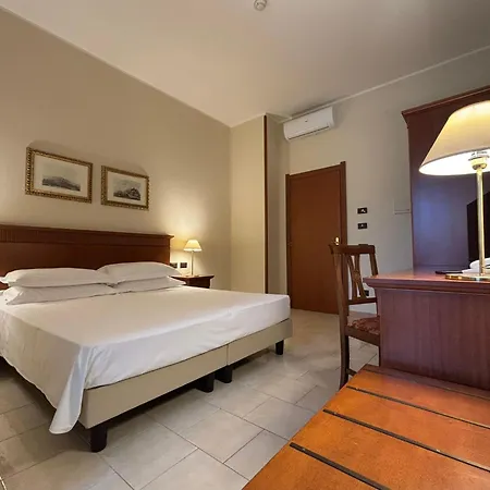 Naples Park 4*